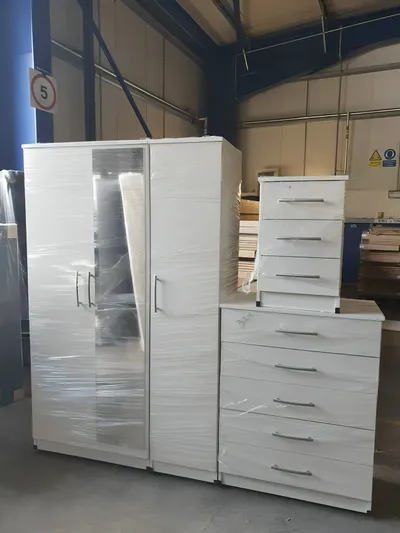 3 door wardrobe full set