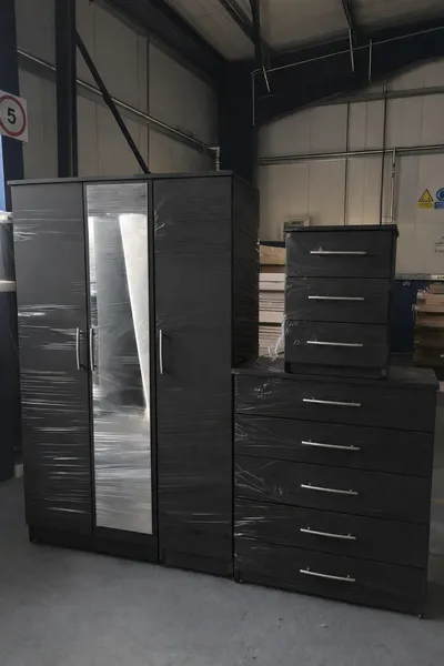 3 door wardrobe full set, view 5