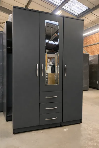 3 door wardrobe with 1 mirror, 3 bottom drawers, view 4