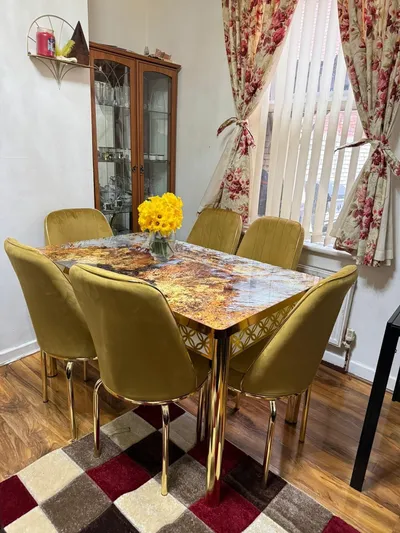 Golden Extendable Dining Table — Honey Gold