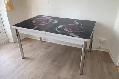 Modern Dining Table — Rose Model